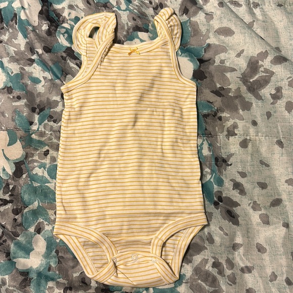 Carters 3 piece baby girl set - Picture 2 of 3